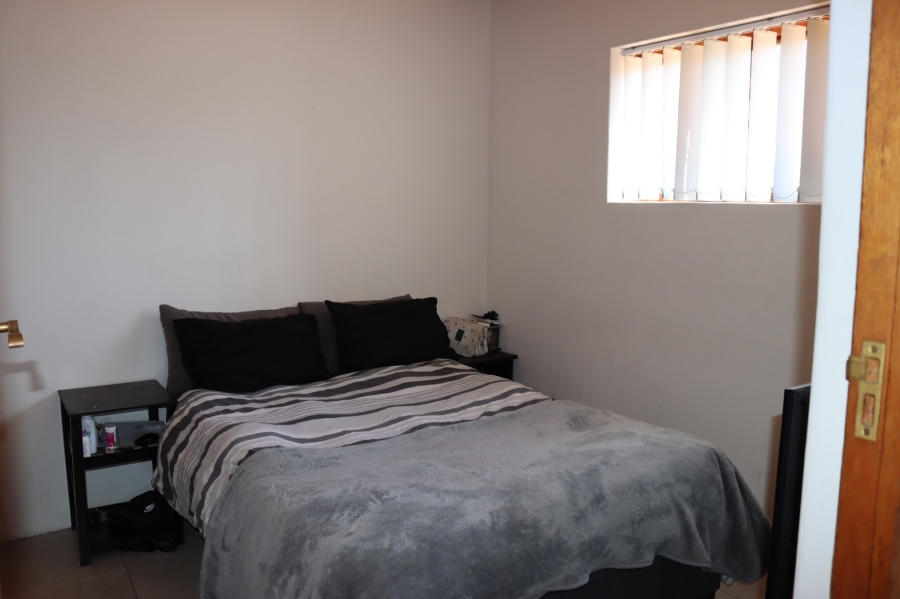 6 Bedroom Property for Sale in Kleinmond Western Cape